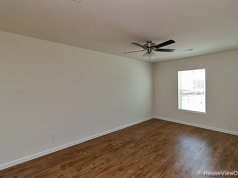 192 Lotus Dr — Photo 9