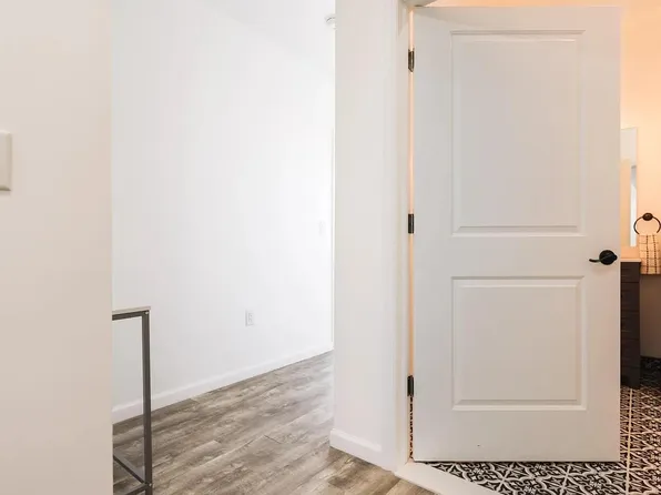 320 Central Avenue image 7 of 28