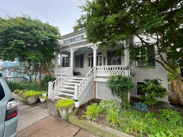 1 Royal St SW APT D, Leesburg, VA 20175