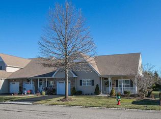 122 Pond Cir, Mount Sinai, NY 11766