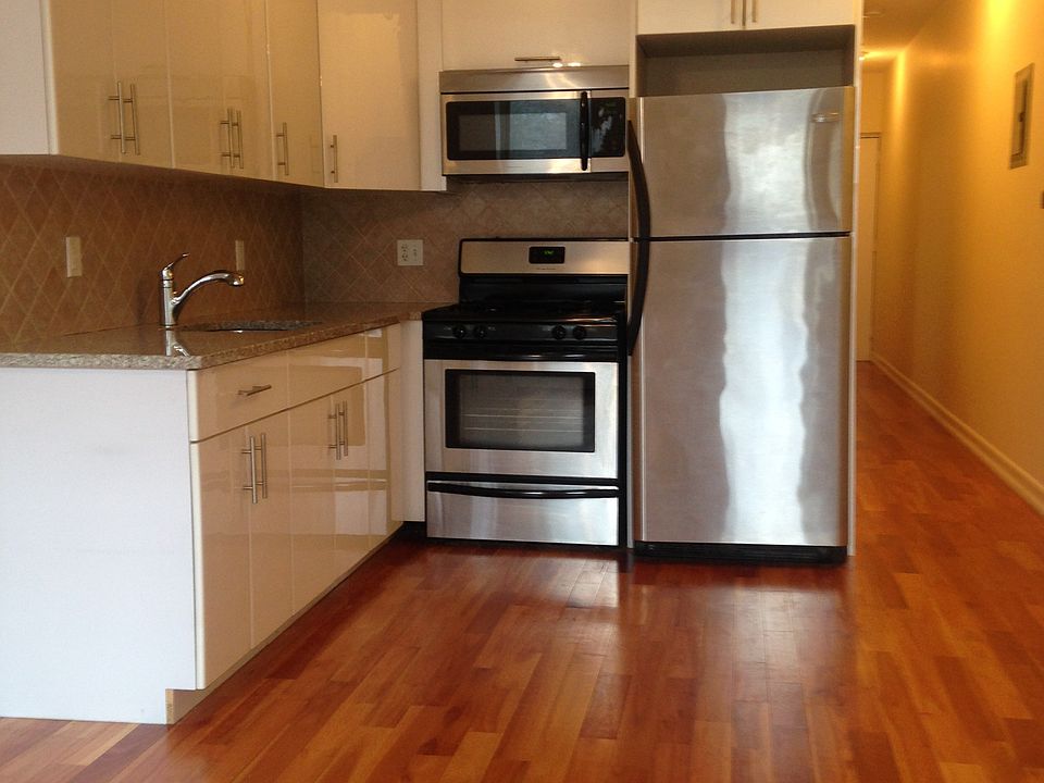 1st image of 411 17th St APT 2A