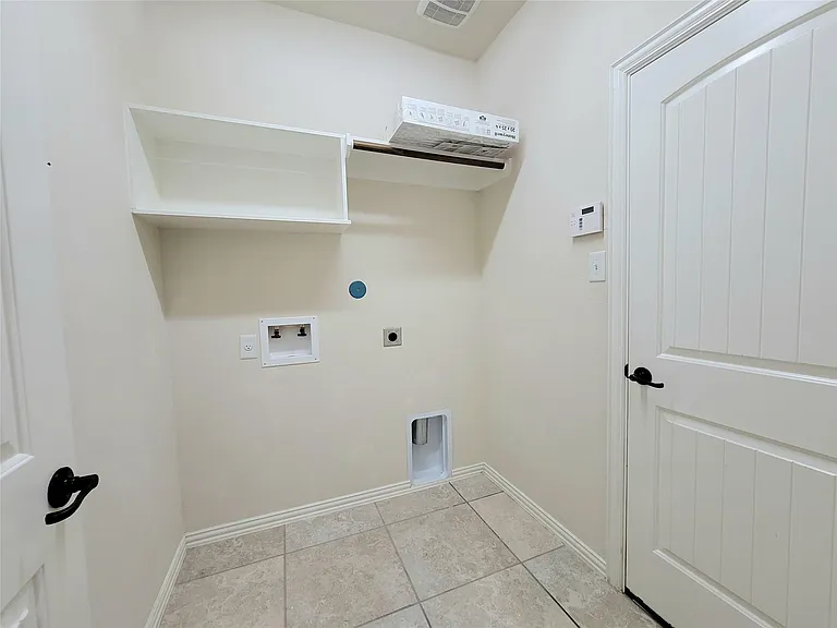 7506 Amber Village Cir — Photo 18