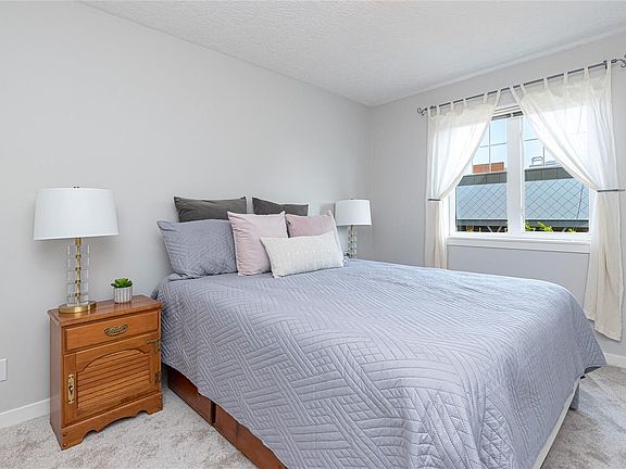 2nd image of 2844 Bryn Maur Rd #203