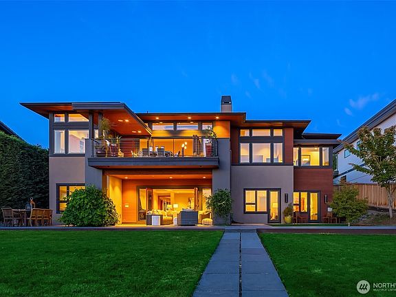 4th image of 5805 104th Avenue NE