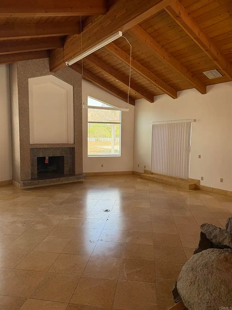 5 bed, 4.5 bath, 5461 sqft, $7,000 — Photo 3