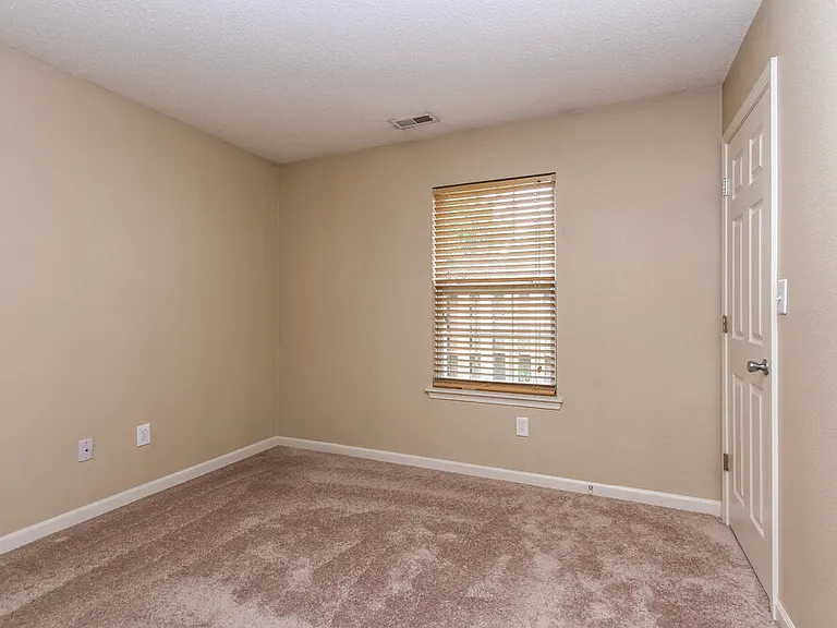 15281 Ten Point Dr — Photo 10