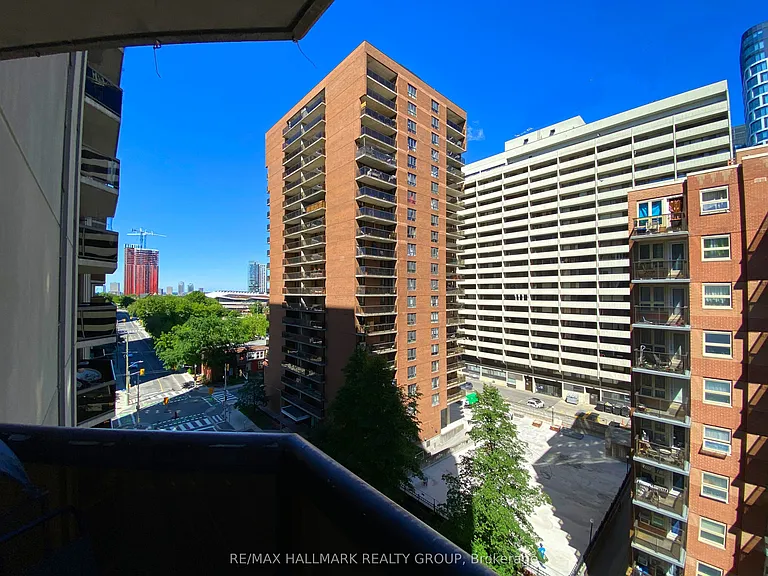 470 Laurier Ave W #902 — Photo 9