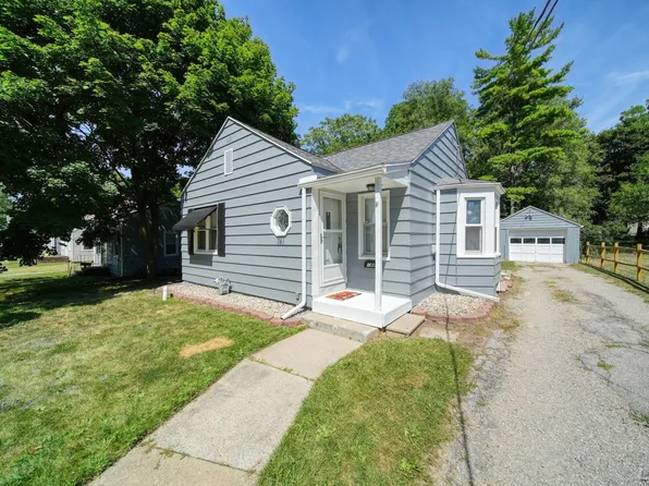 741 Dennis St, Adrian, MI 49221