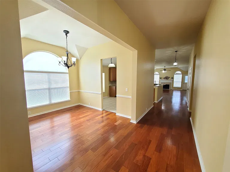 2502 Suncreek Ln — Photo 6