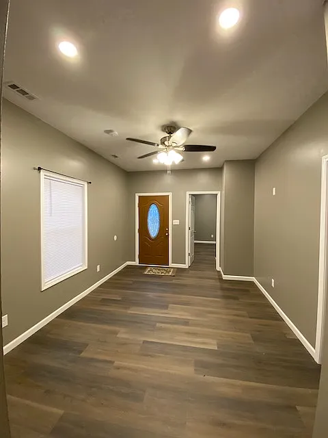 2 bed, 975 sqft, $1,400 — Photo 2