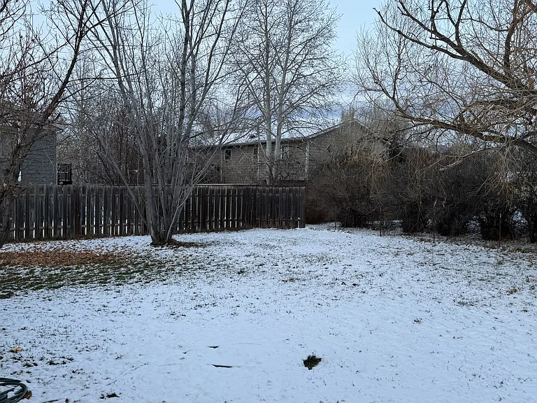 110 N Yellowstone Ave — Photo 16