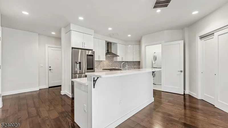 Building Photo - 24 N Park Pl