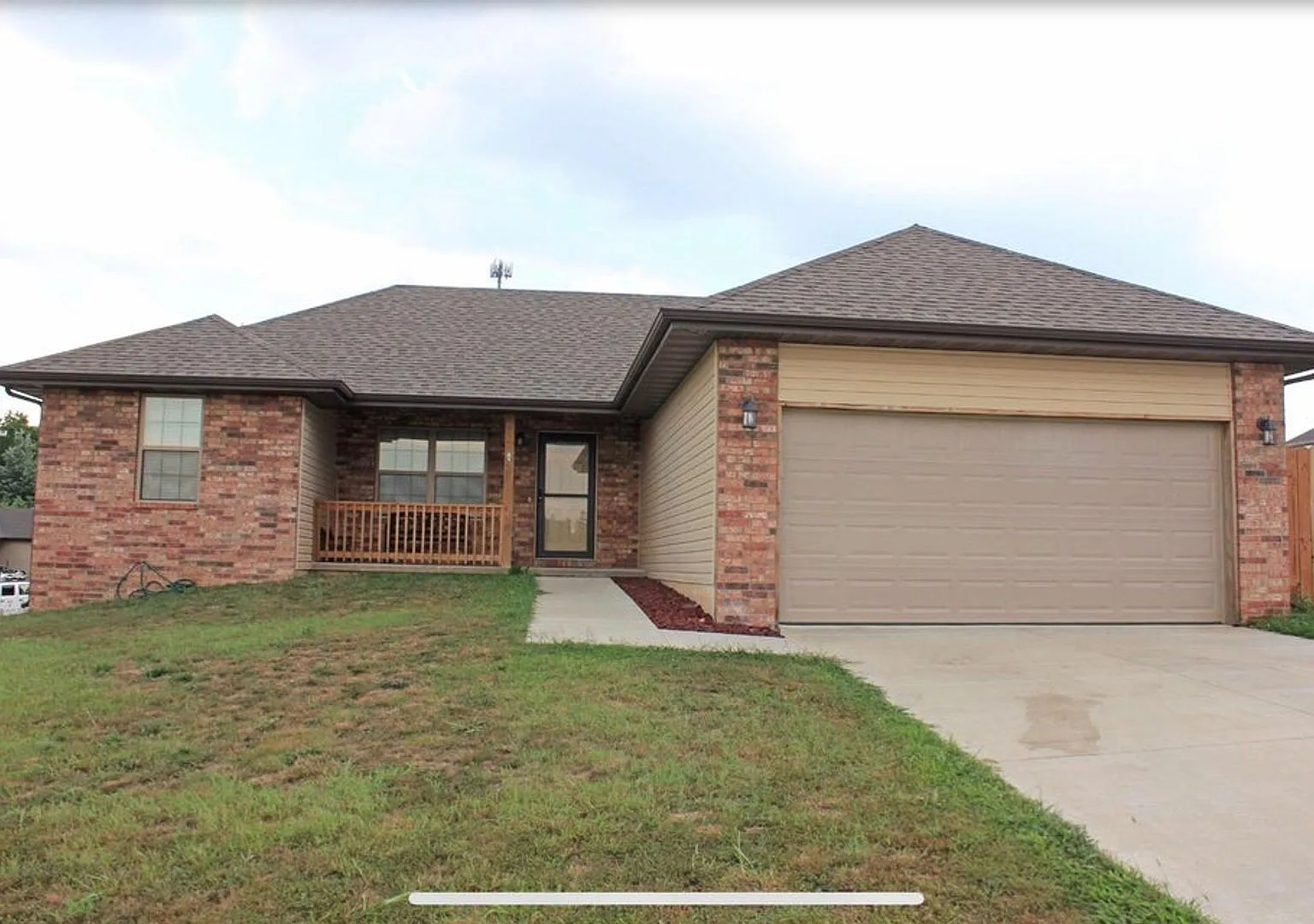 3 Bed, 2 Bath, 2 Car Garage Home — Photo 1