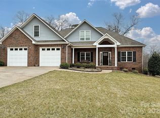 1467 Kensington Park Ct, Hickory, NC 28602