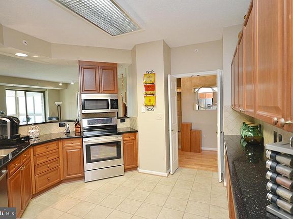 Electric Stove & Built-in Microwave