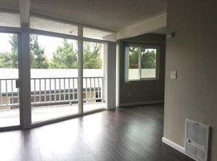 851 Domingo Dr APT 11, Newport Beach, CA 92660