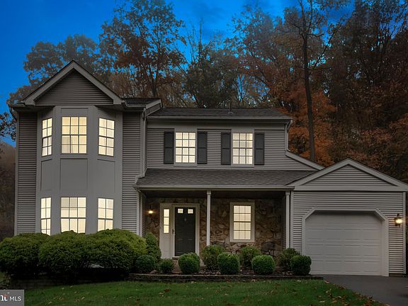2nd image of 17 Canterbury Dr