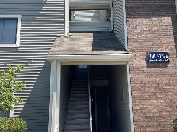 1019 Ravens Crest Dr
