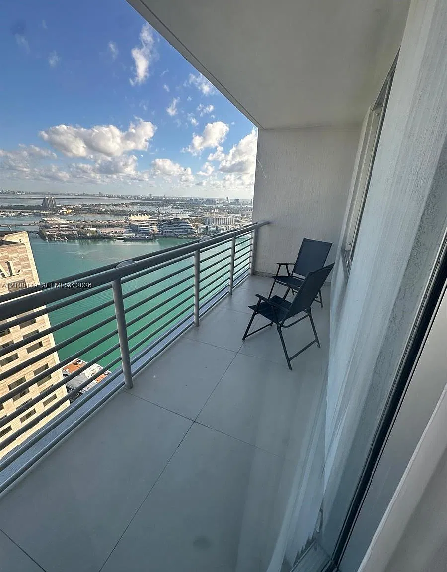 One Miami East Condo — Photo 1