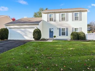 21 N Walnut Ct, Streamwood, IL 60107