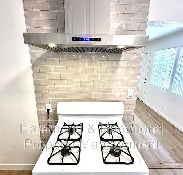 5854 Tujunga Ave #2 — Photo 5