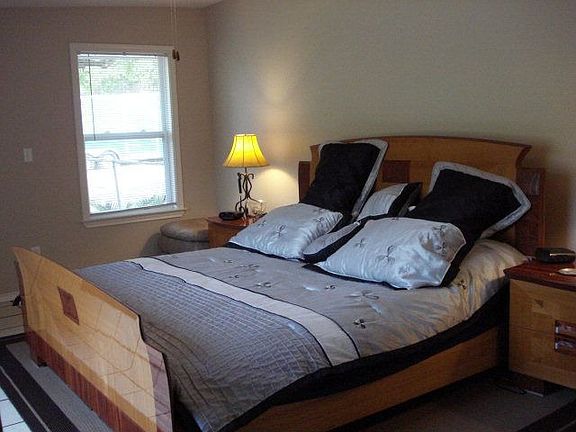 5th image of 558 E Clark Dr