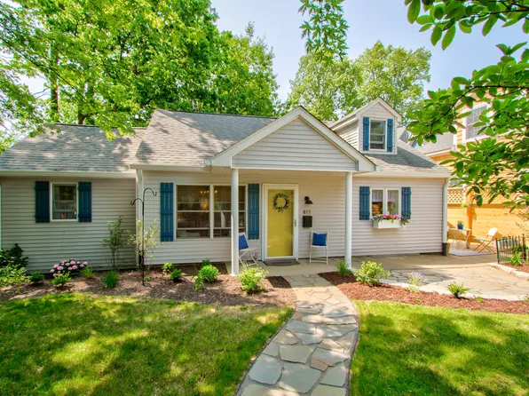 815 W Plum St, Zionsville, IN 46077