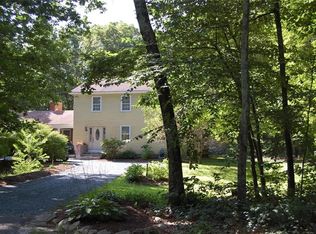 135 Quaker Ln, Scituate, RI 02857