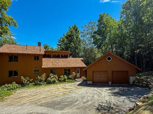 121 Hiawatha Hl, Becket, MA 01223