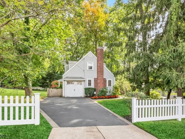 38 Maltbie Ave, Ridgewood Village, NJ 07450