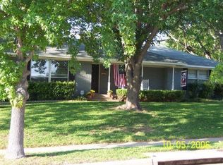 9819 Ridgehaven Dr, Dallas, TX 75238