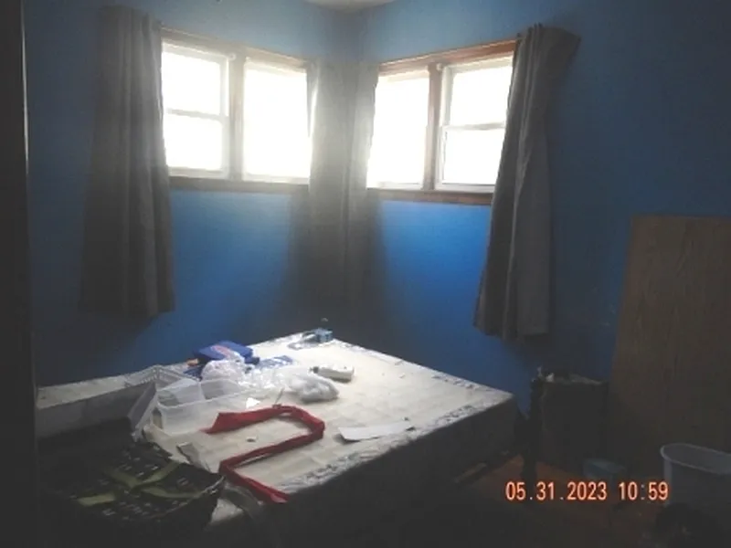 Thumbnail 10