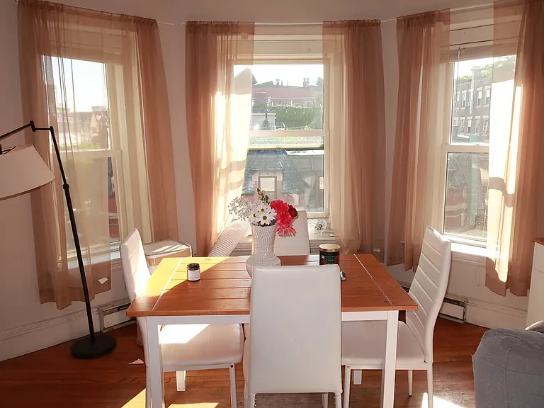 36 Fairfield St #5 — Photo 2