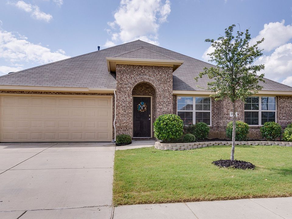 1st image of 2905 Glenoaks Dr