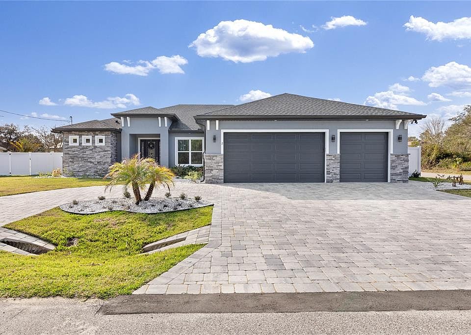 1st image of 2 Farson Pl