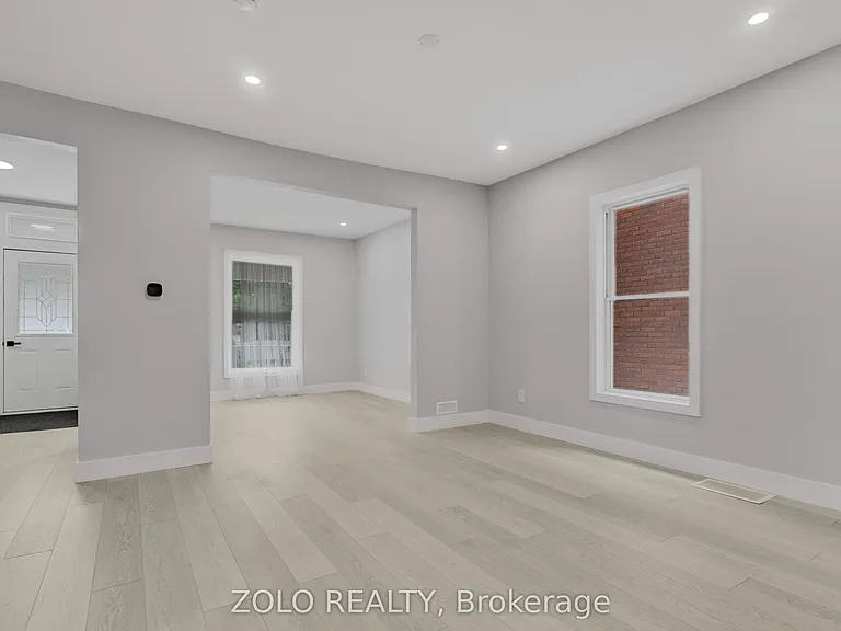 498 Charlotte St — Photo 36