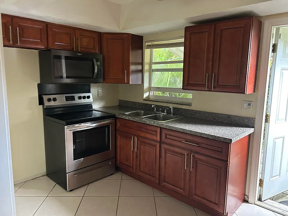 4331 NW 20th Ave #B