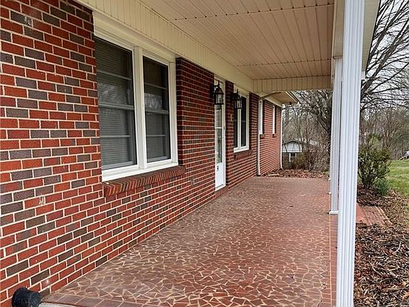 5th image of 341 27th Street Dr NE