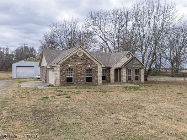 5526 Hilltop Rd, Van Buren, AR 72956