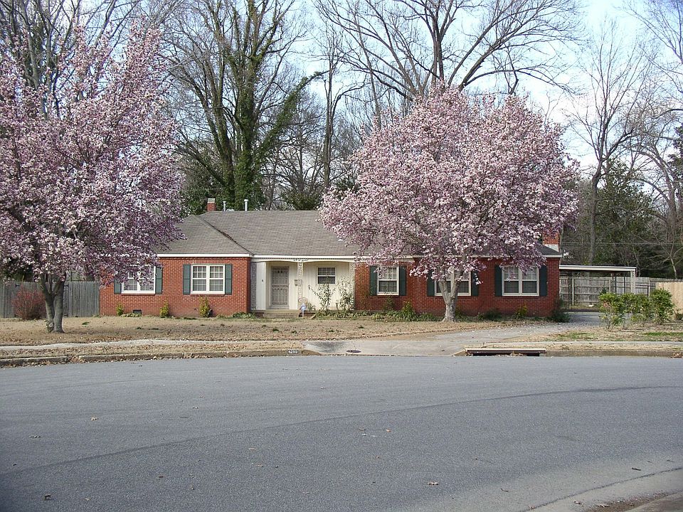 1st image of 4200 Woodcrest Dr