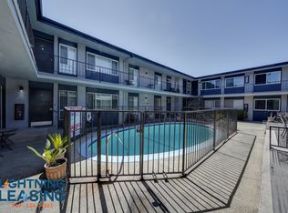 328 W Queen St #11D, Inglewood, CA 90301