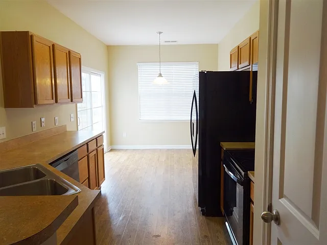 578 English Oak Cir — Photo 2