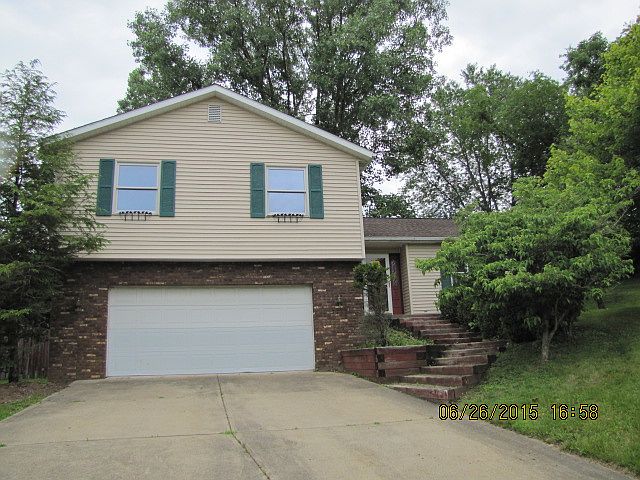 1st image of 10 Buckingham Ct