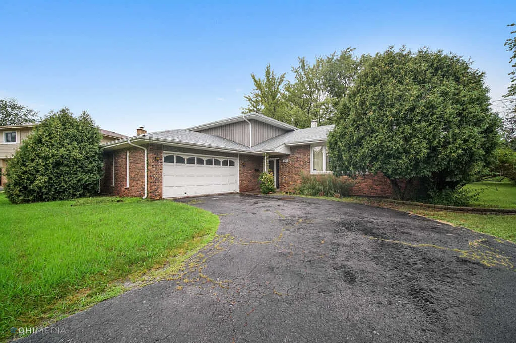 2842 Walnut Rd photo 1