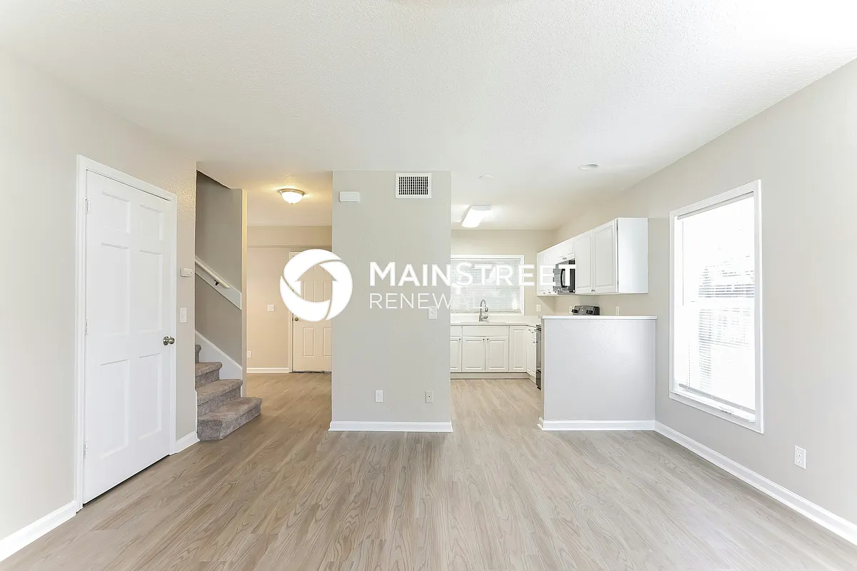 Living Room - 2900 Freemont Ter S