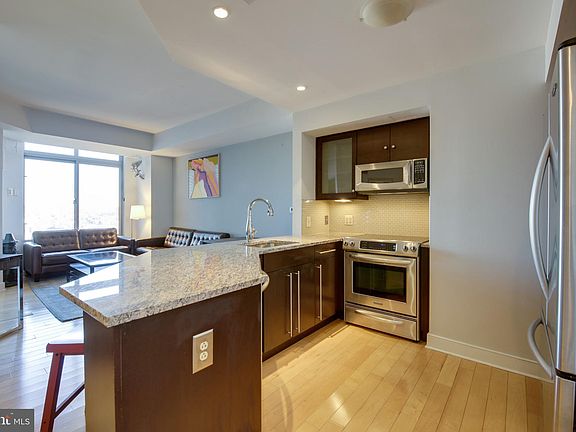 3rd image of 675 President St Unit 1707