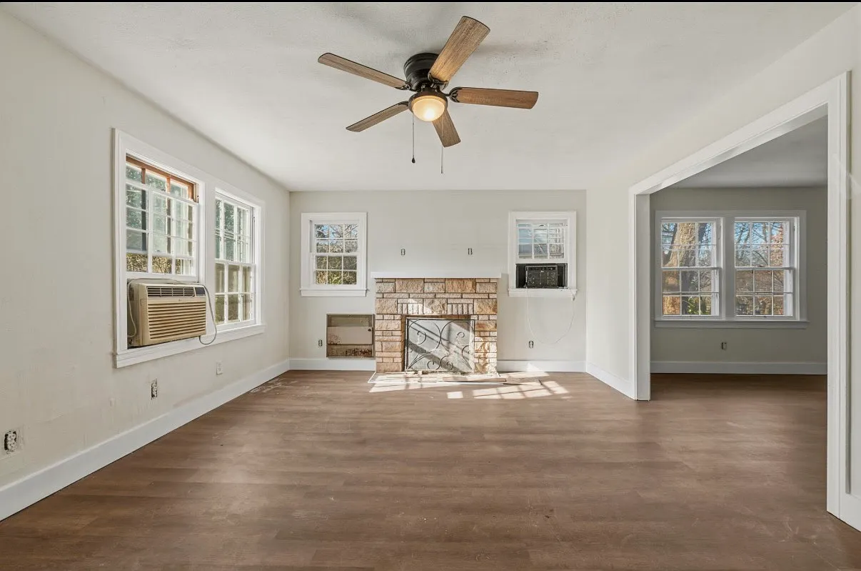 3 bed, 2280 sqft, $1,600 — Photo 4