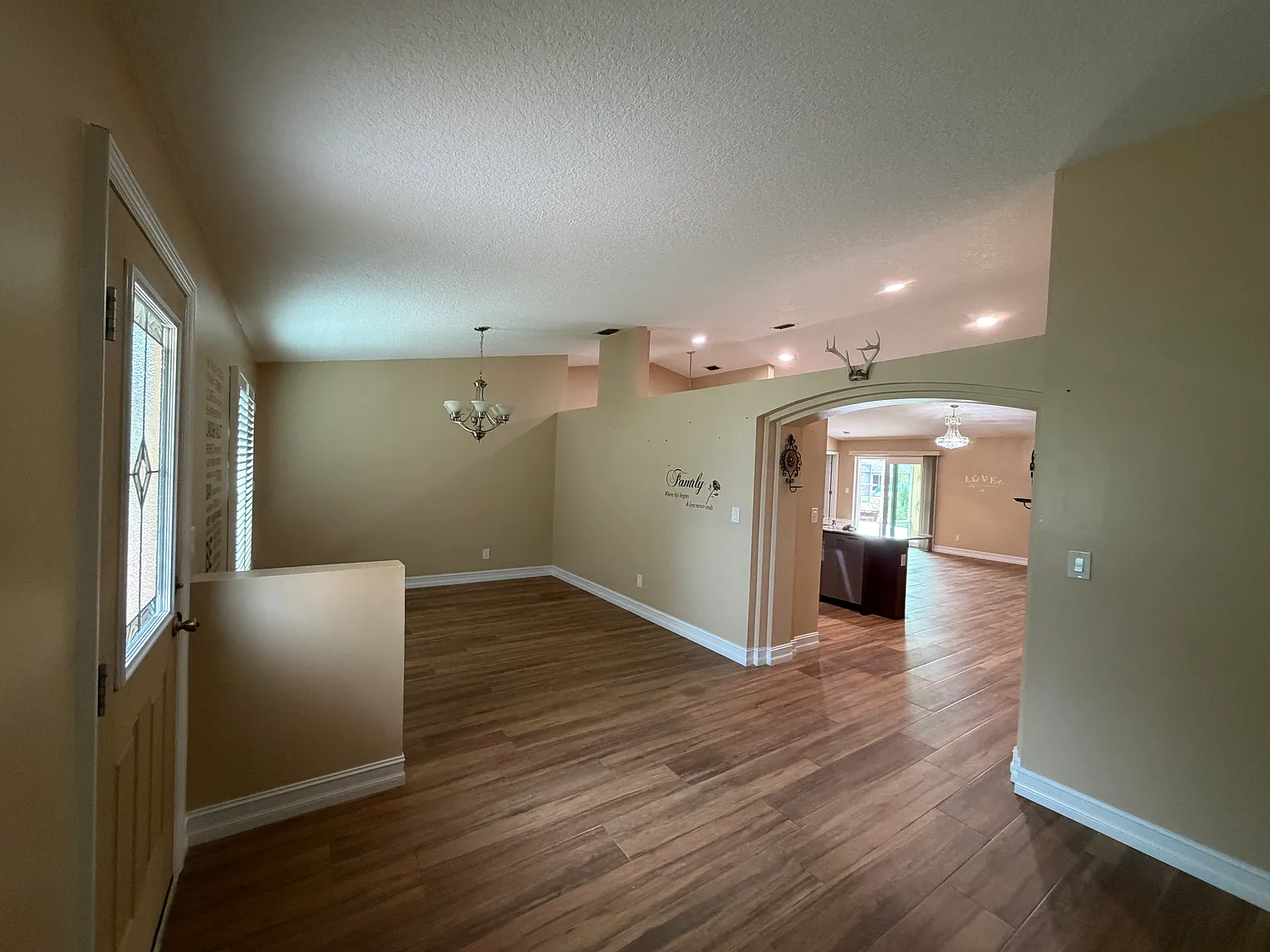 3 bed, 2000 sqft, $2,550 — Photo 3