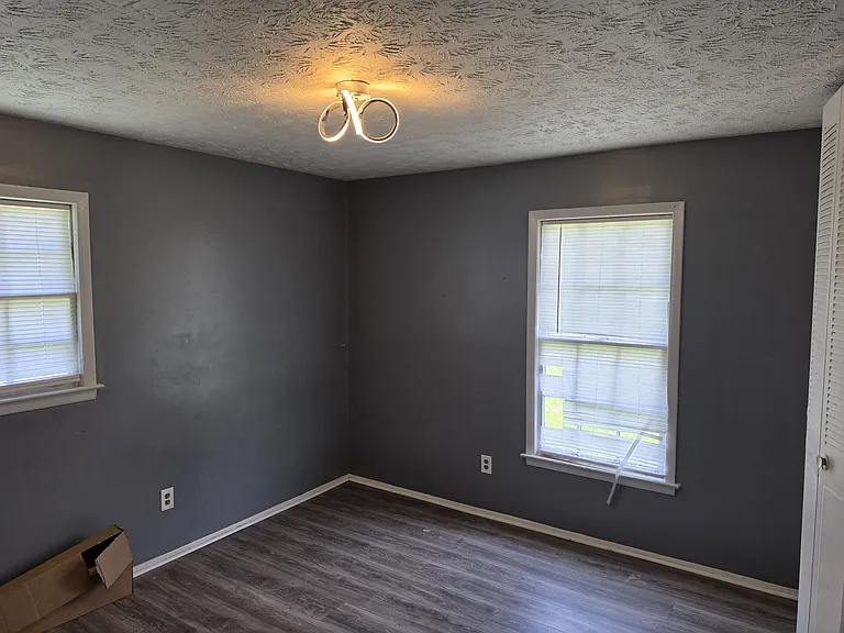 4059 Keating Dr — Photo 11
