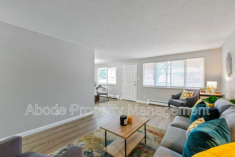 2 bed, 1.0 bath, 840 sqft, $1,375 — Photo 4